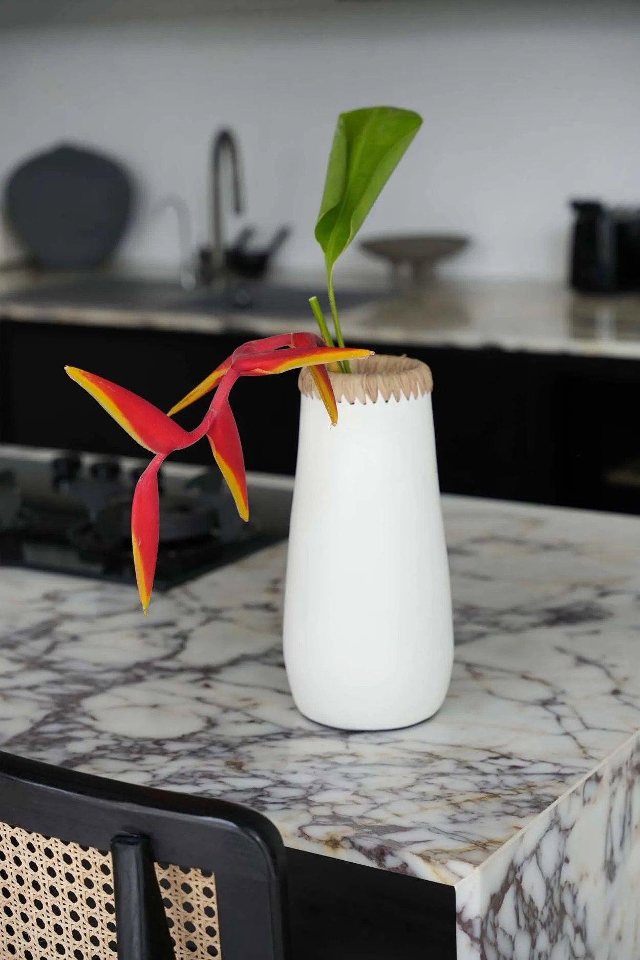 The Sneaky Vase - White Natural - L