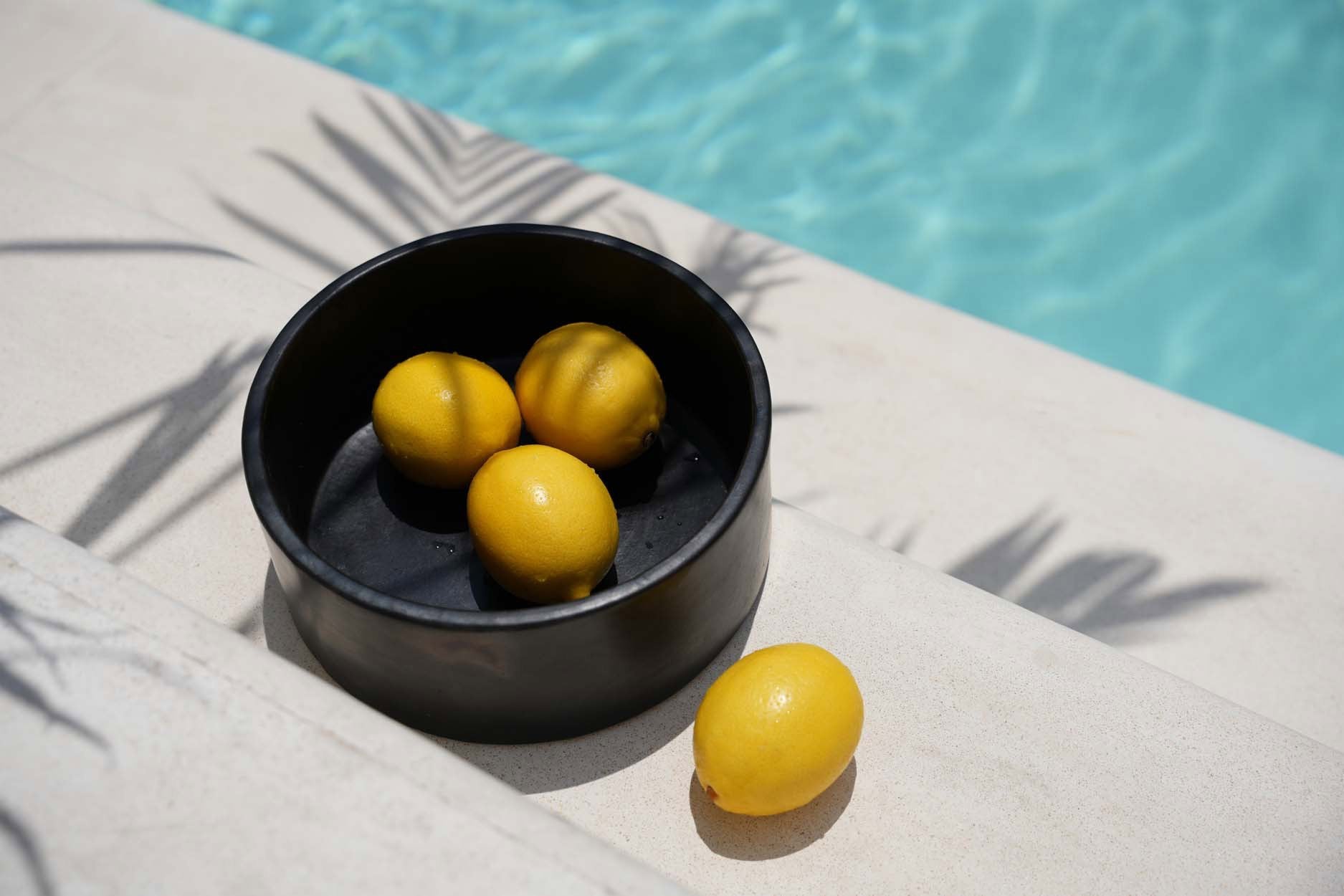 The Burned Cylinder Dish - Black - Set of 3