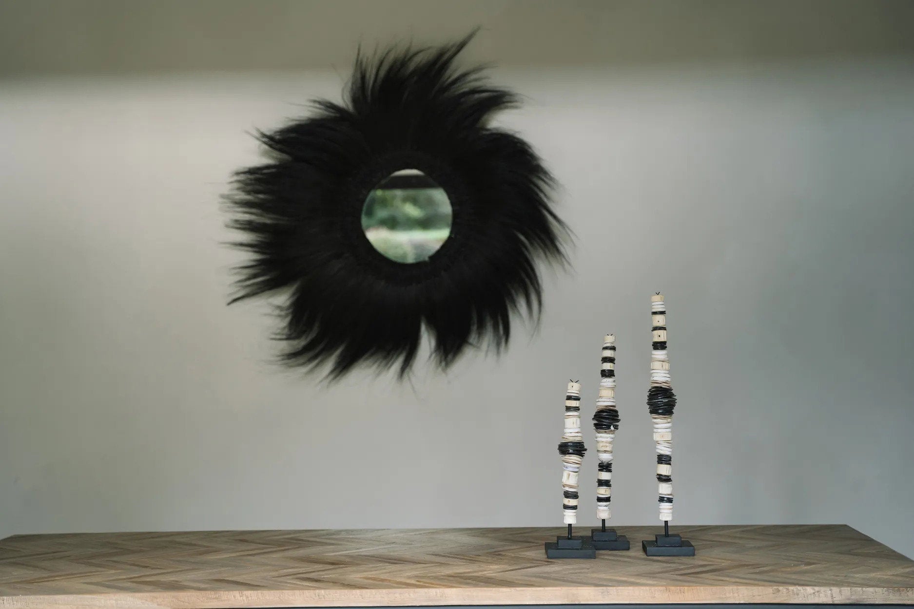 The Money Shell on Stand - Black White - L