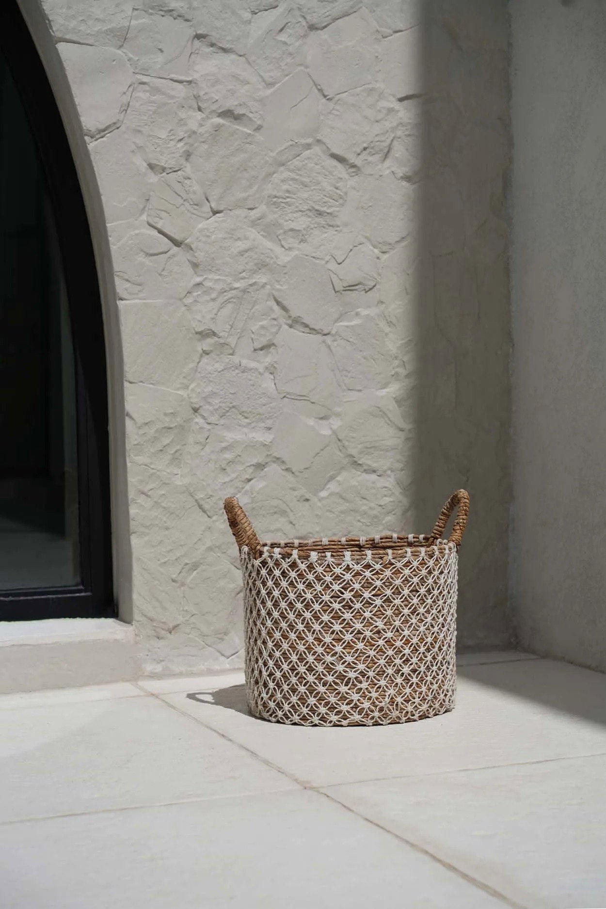 The Crossed Stitched Macrame Basket - M