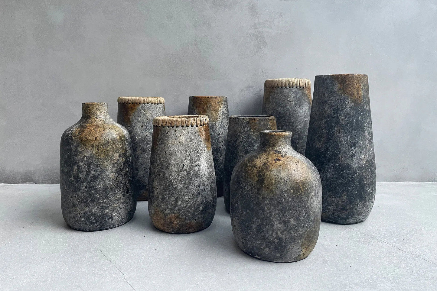 The Sneaky Vase - Antique Grey - S